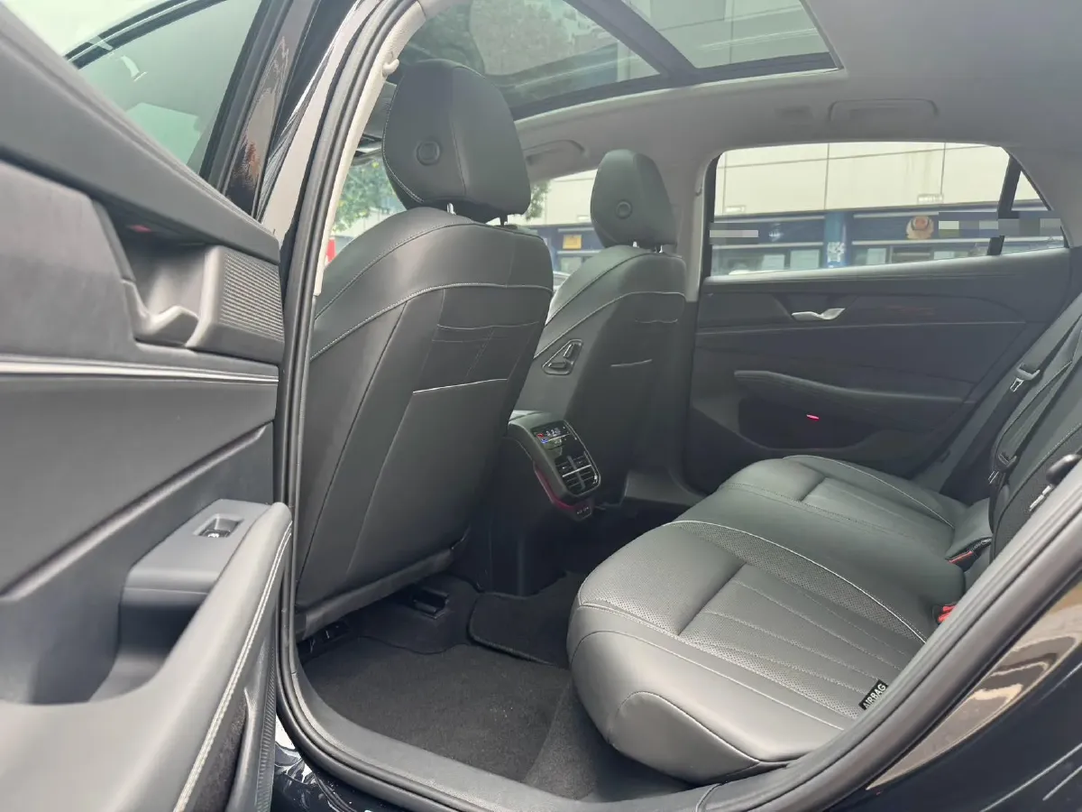 2025 Volkswagen Passat 2.0T 220HP L4 7DCT,autocango,china used car exporter,china ev exporter,chinese used car exporter,chinese used ev exporter