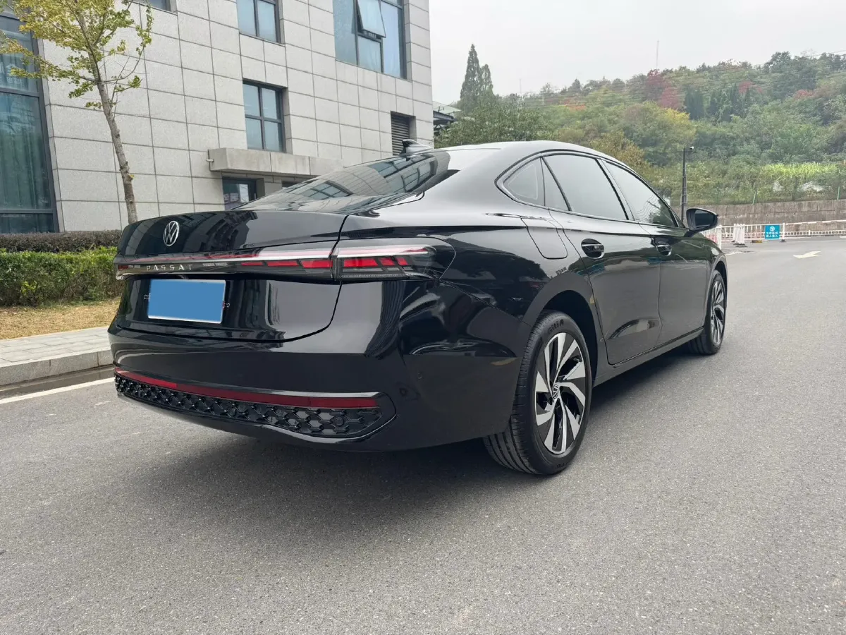 2025 Volkswagen Passat 2.0T 220HP L4 7DCT,autocango,china used car exporter,china ev exporter,chinese used car exporter,chinese used ev exporter