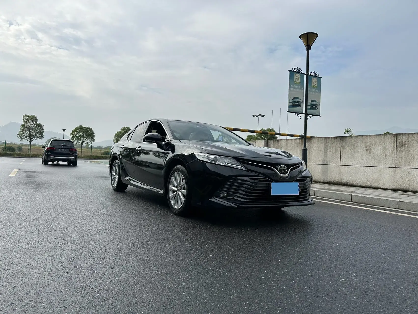 2019 TOYOTA CAMRY thumbnail 3