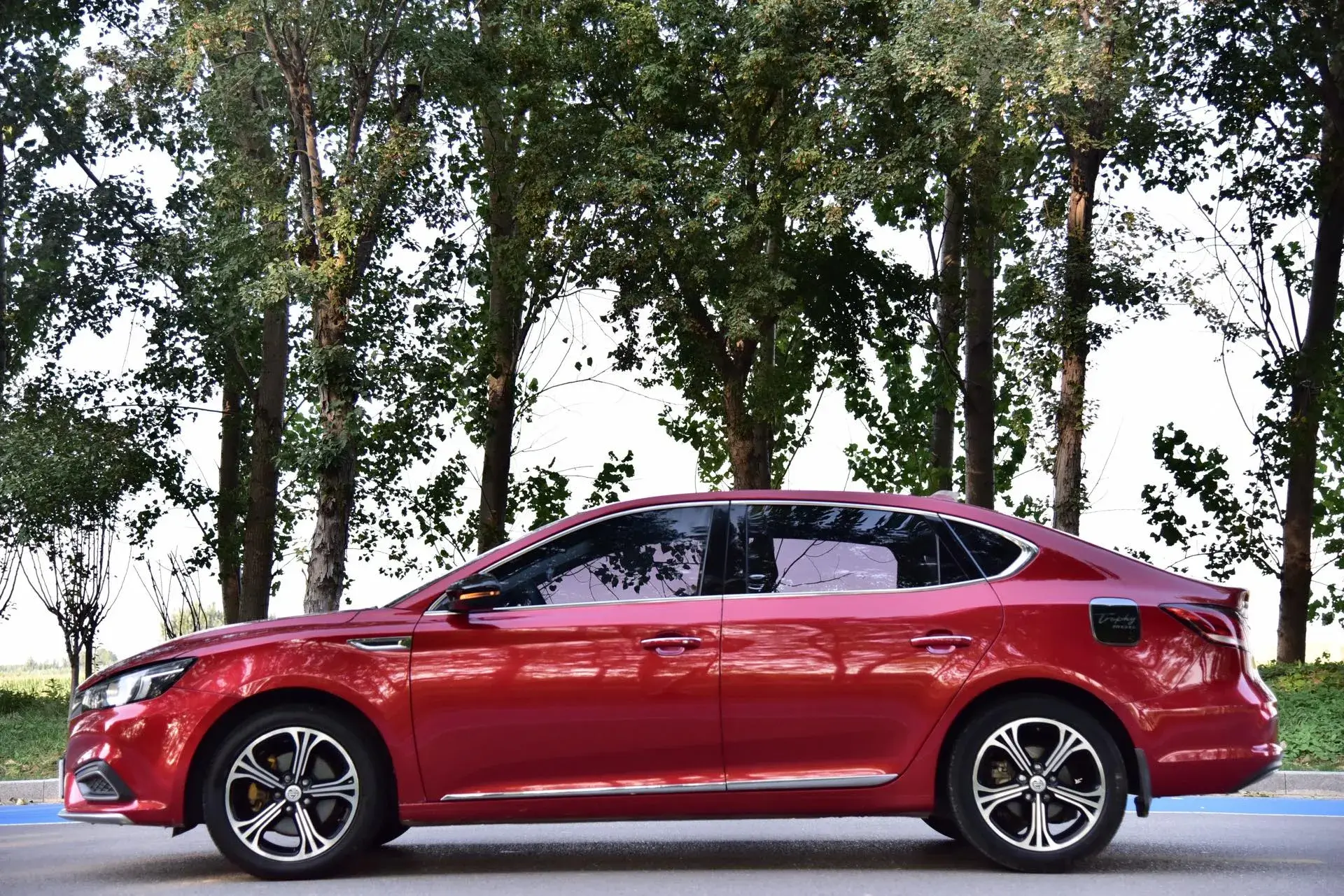 2017 MG MG6 thumbnail 3