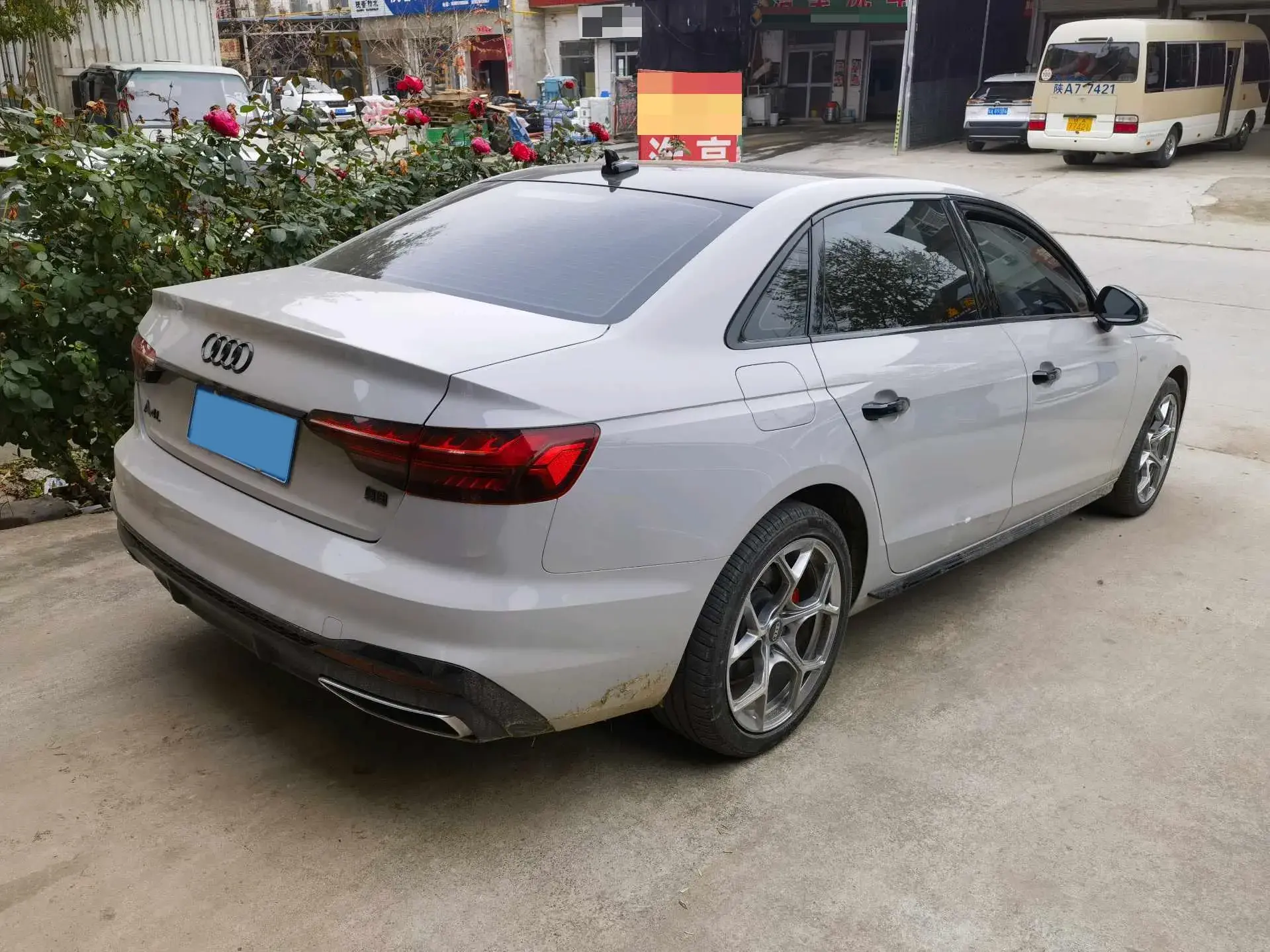 2023 AUDI A4L thumbnail 4