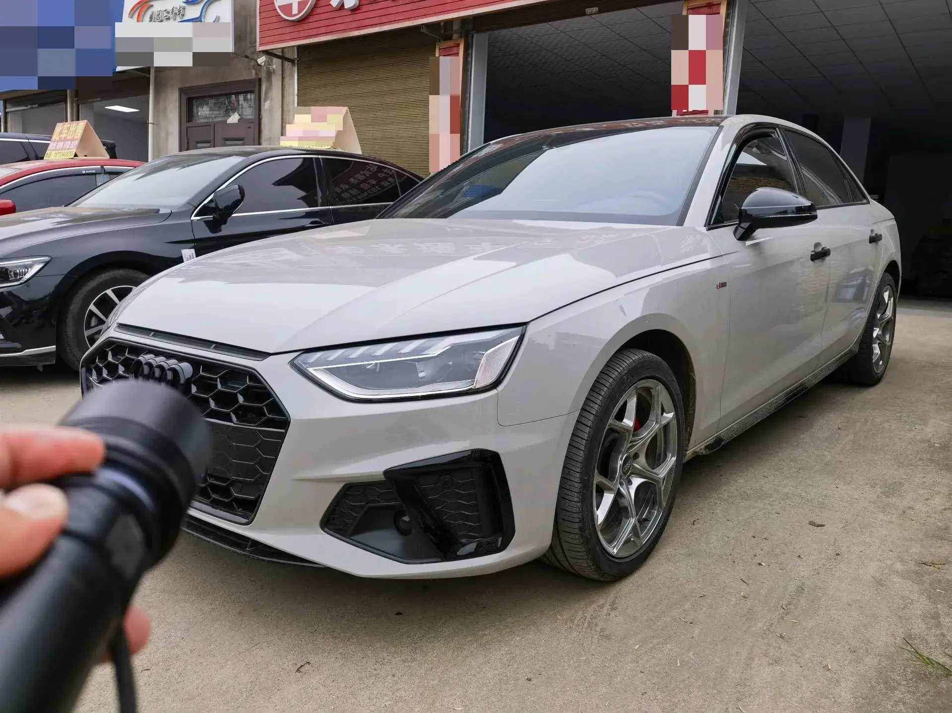 2023 AUDI A4L view 1