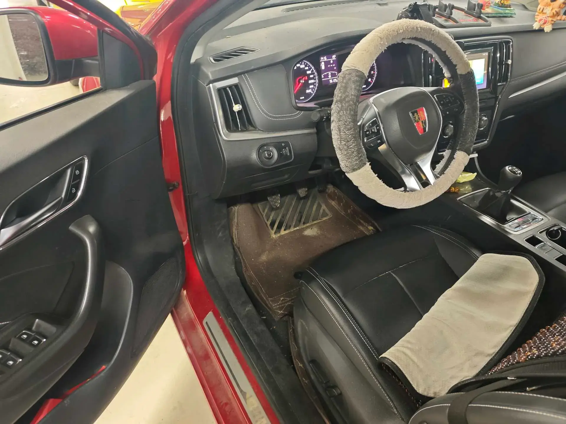 2018 ROEWE I6 thumbnail 4