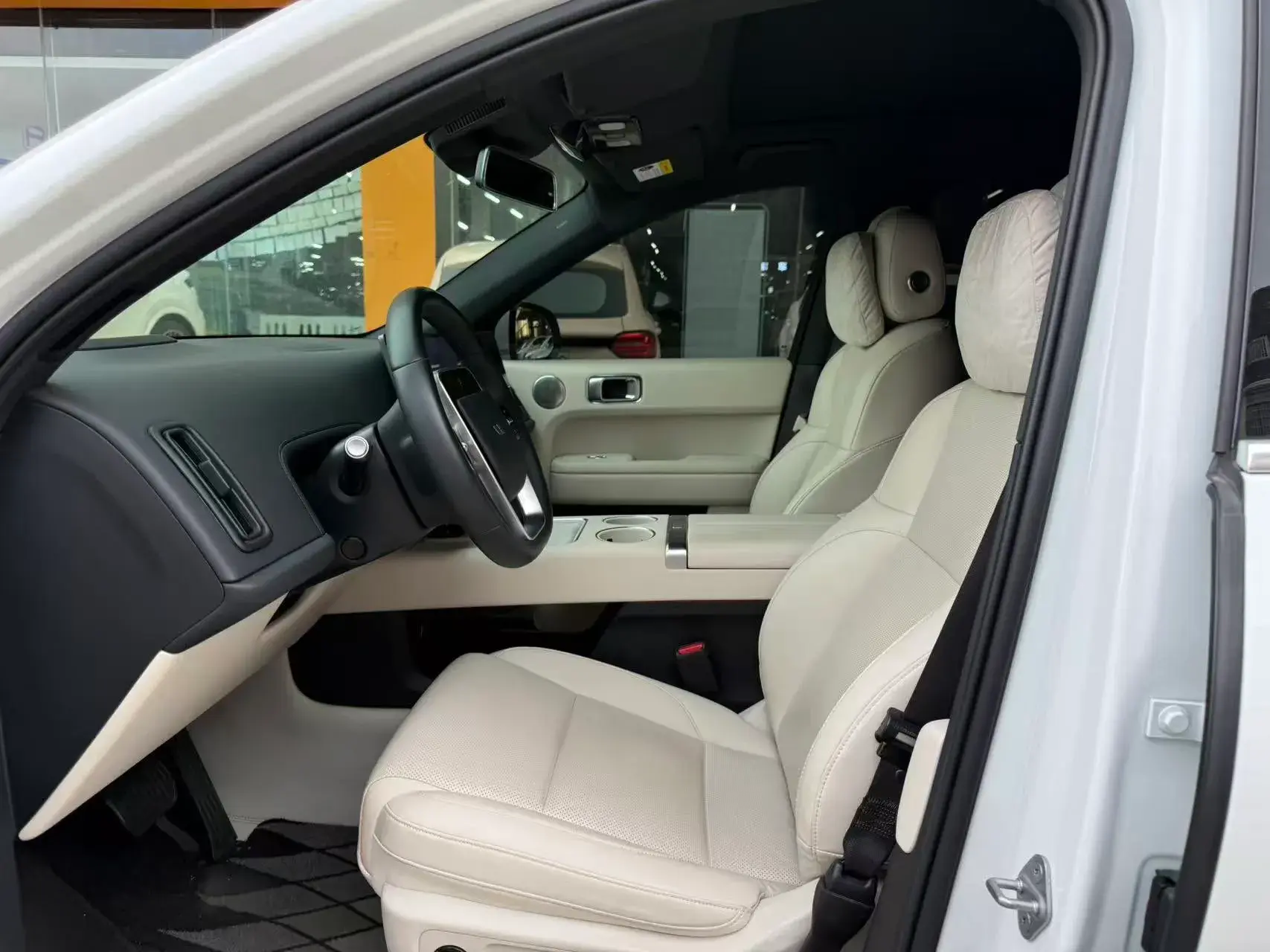 2024 LI L6 thumbnail 2