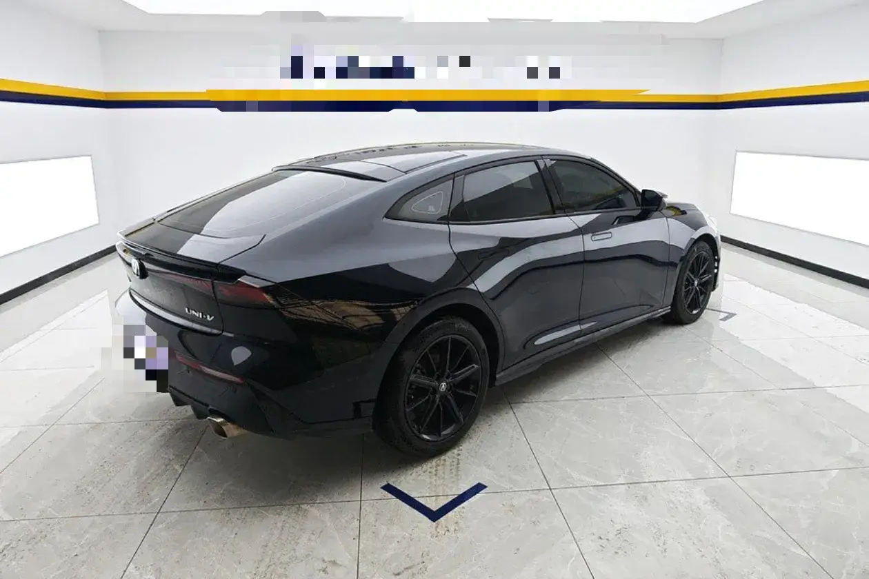 2022 CHANGAN UNI-V thumbnail 2