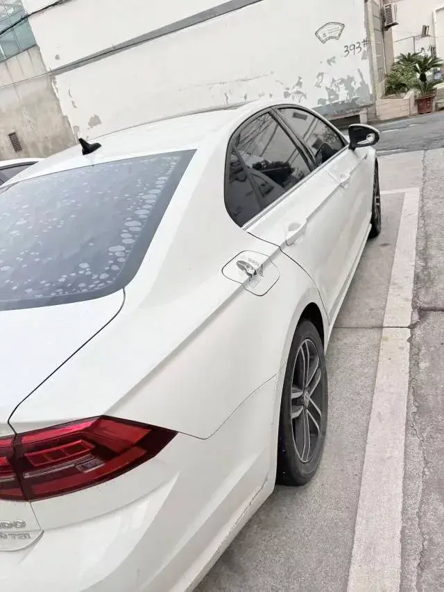 2021 VOLKSWAGEN LAMANDO thumbnail 4