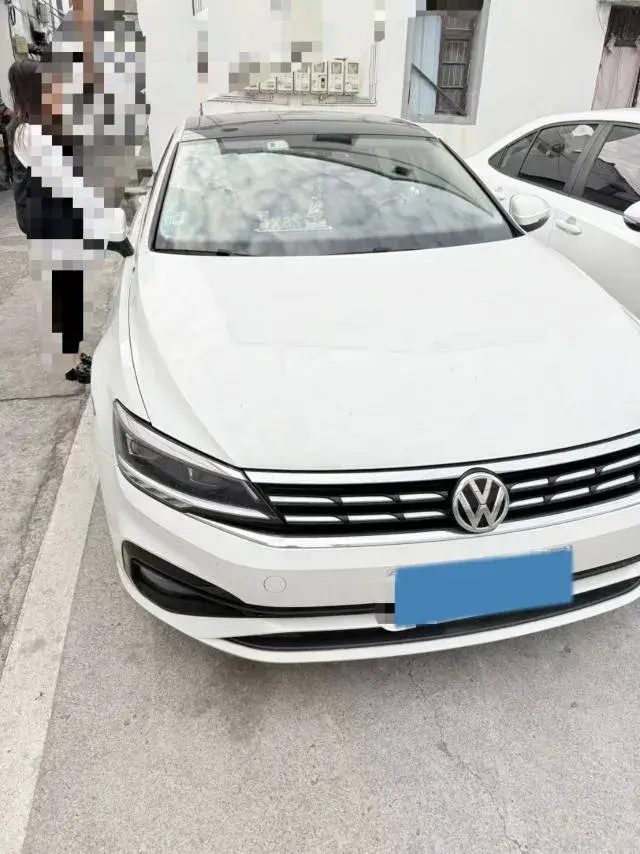 2021 VOLKSWAGEN LAMANDO thumbnail 3
