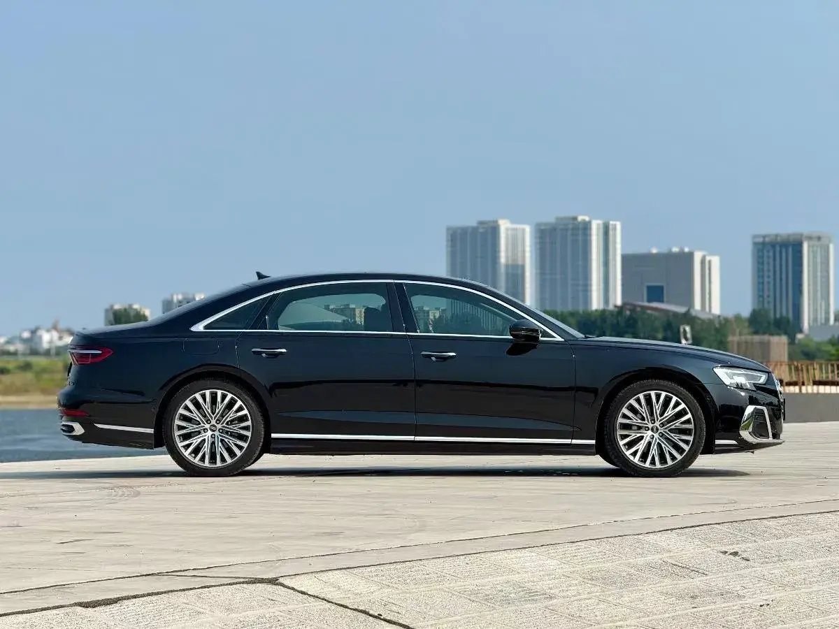 2024 AUDI A8 thumbnail 2
