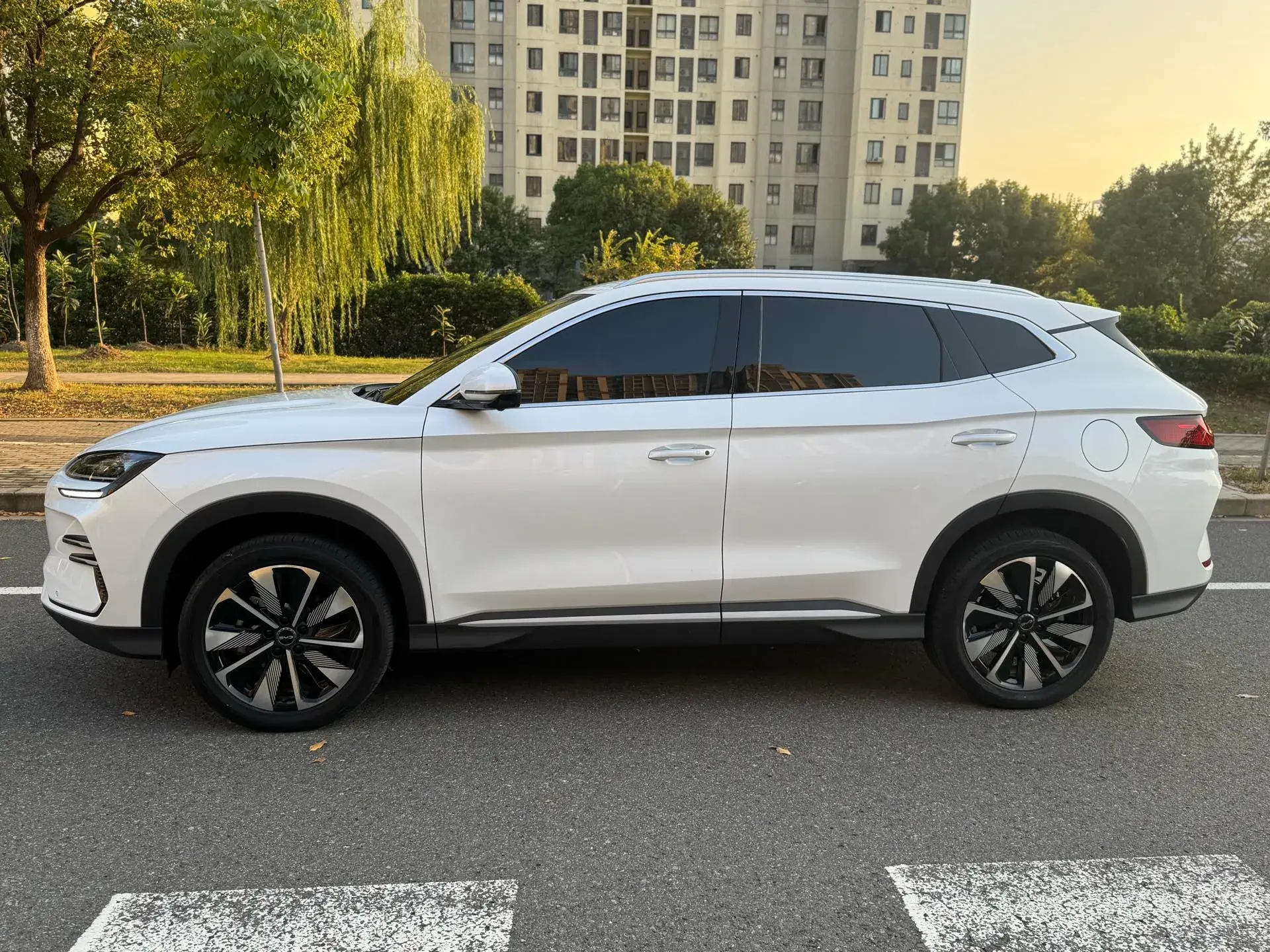 2024 BYD SONG thumbnail 3