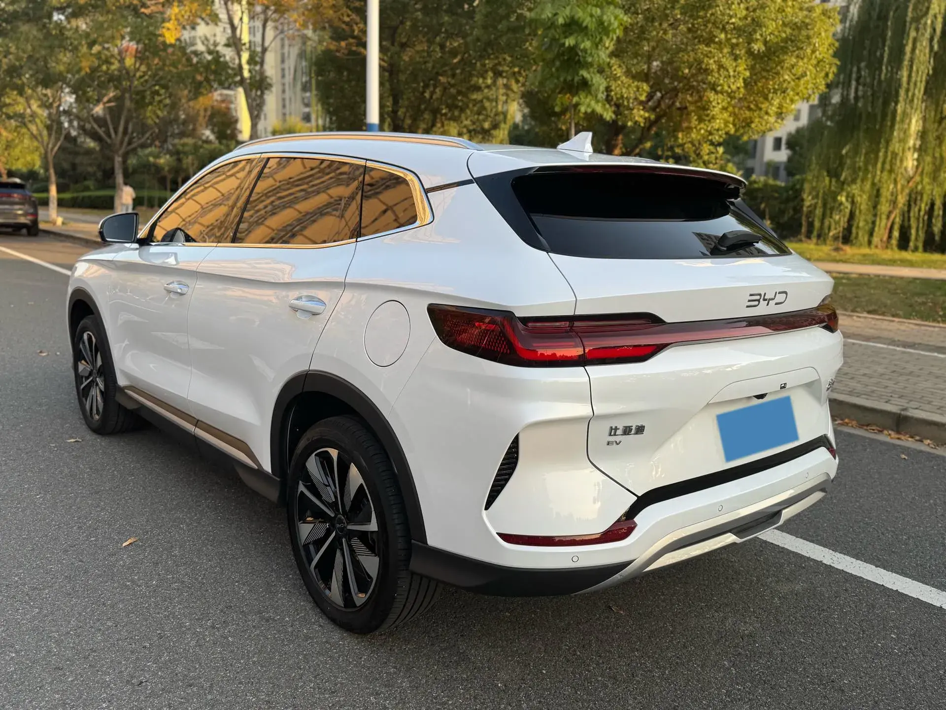 2024 BYD SONG thumbnail 4