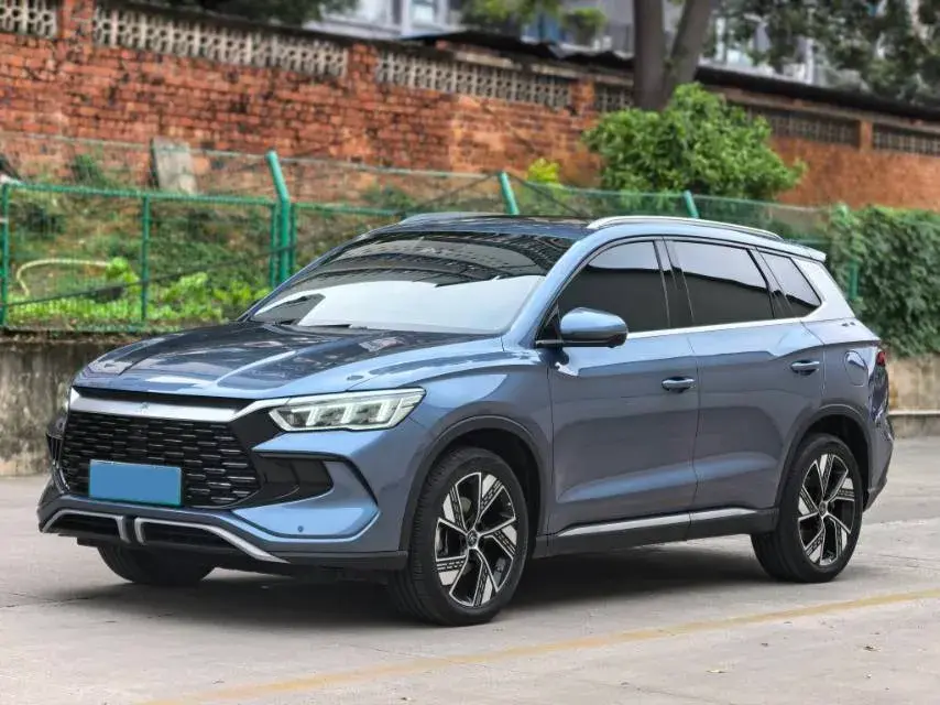 2023 BYD SONG view 1