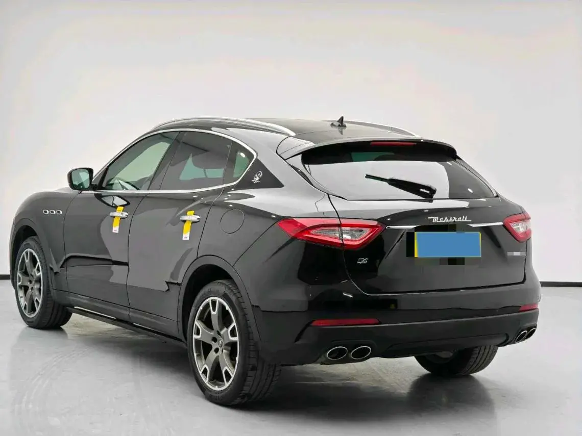 2019 MASERATI LEVANTE thumbnail 4