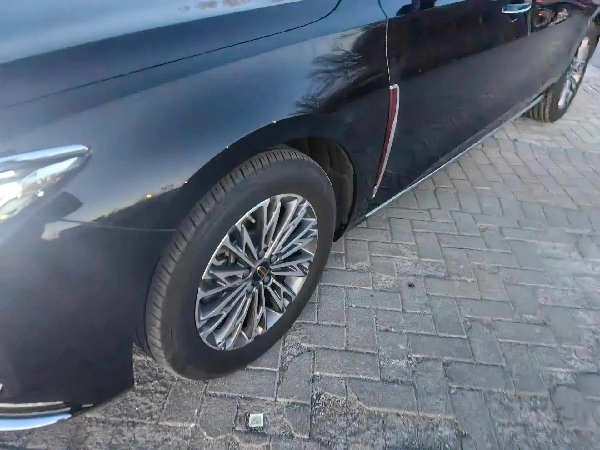 2024 HONGQI H5 thumbnail 2