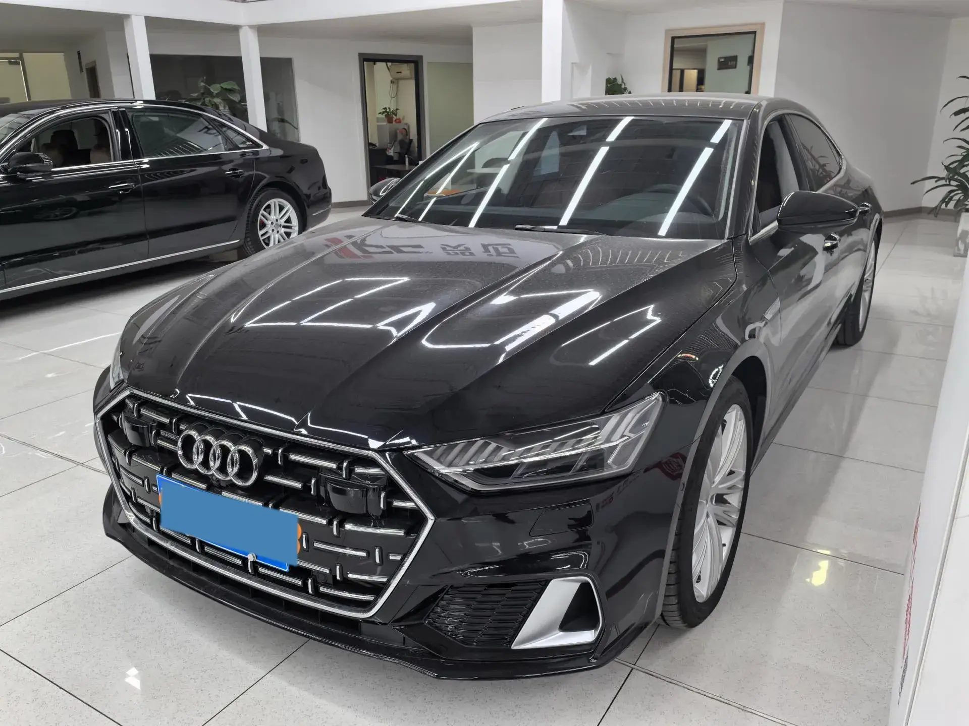 2024 AUDI A7L view 1