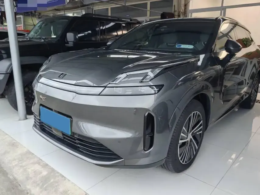 2023 LYNK&CO 08 view 1