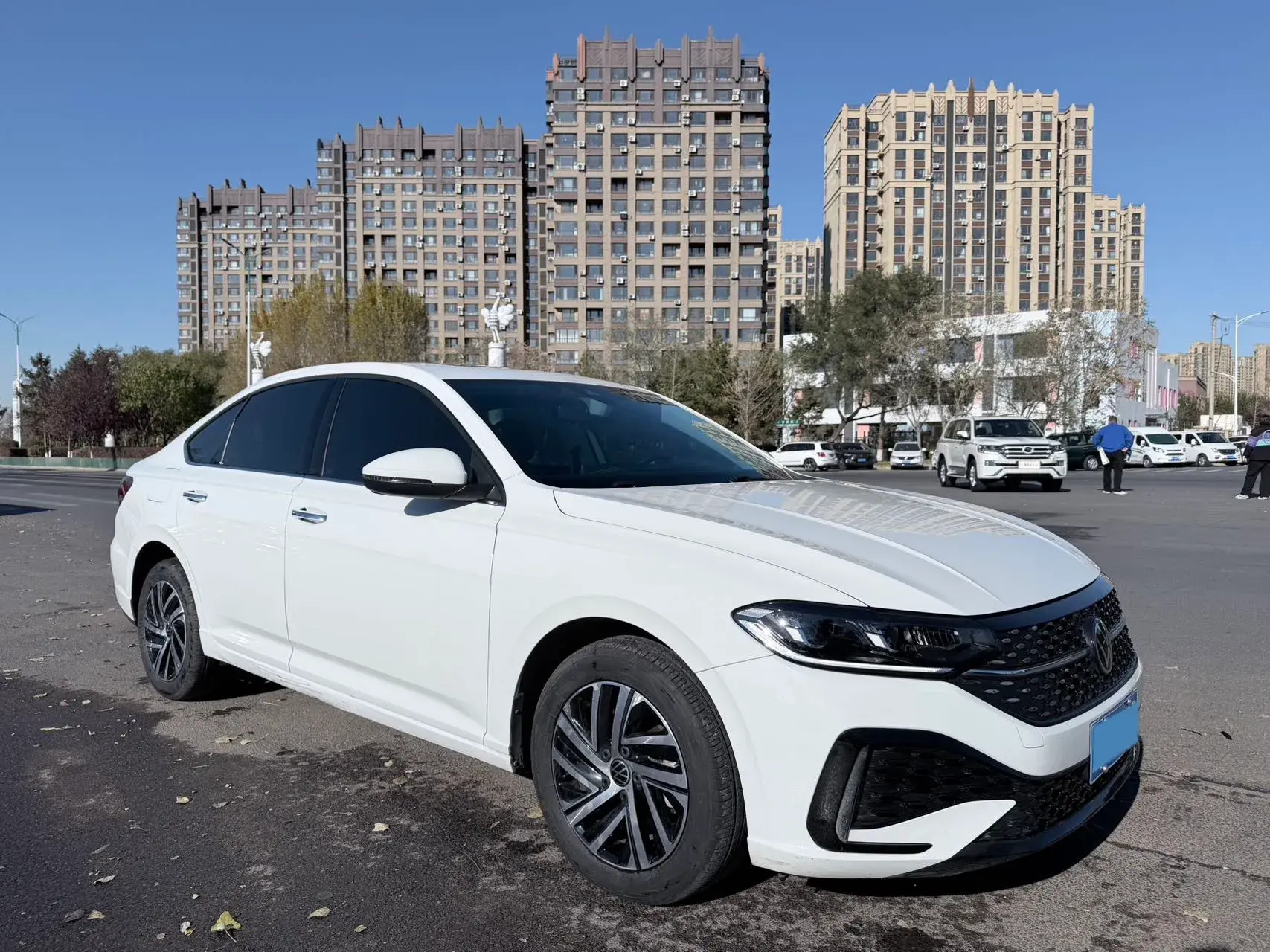 2023 VOLKSWAGEN LAVIDA thumbnail 3