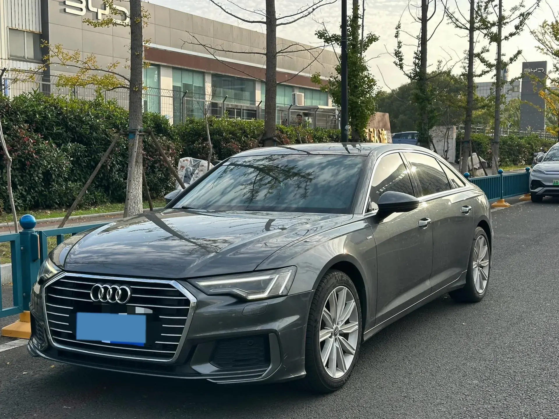 2021 AUDI A6L view 1