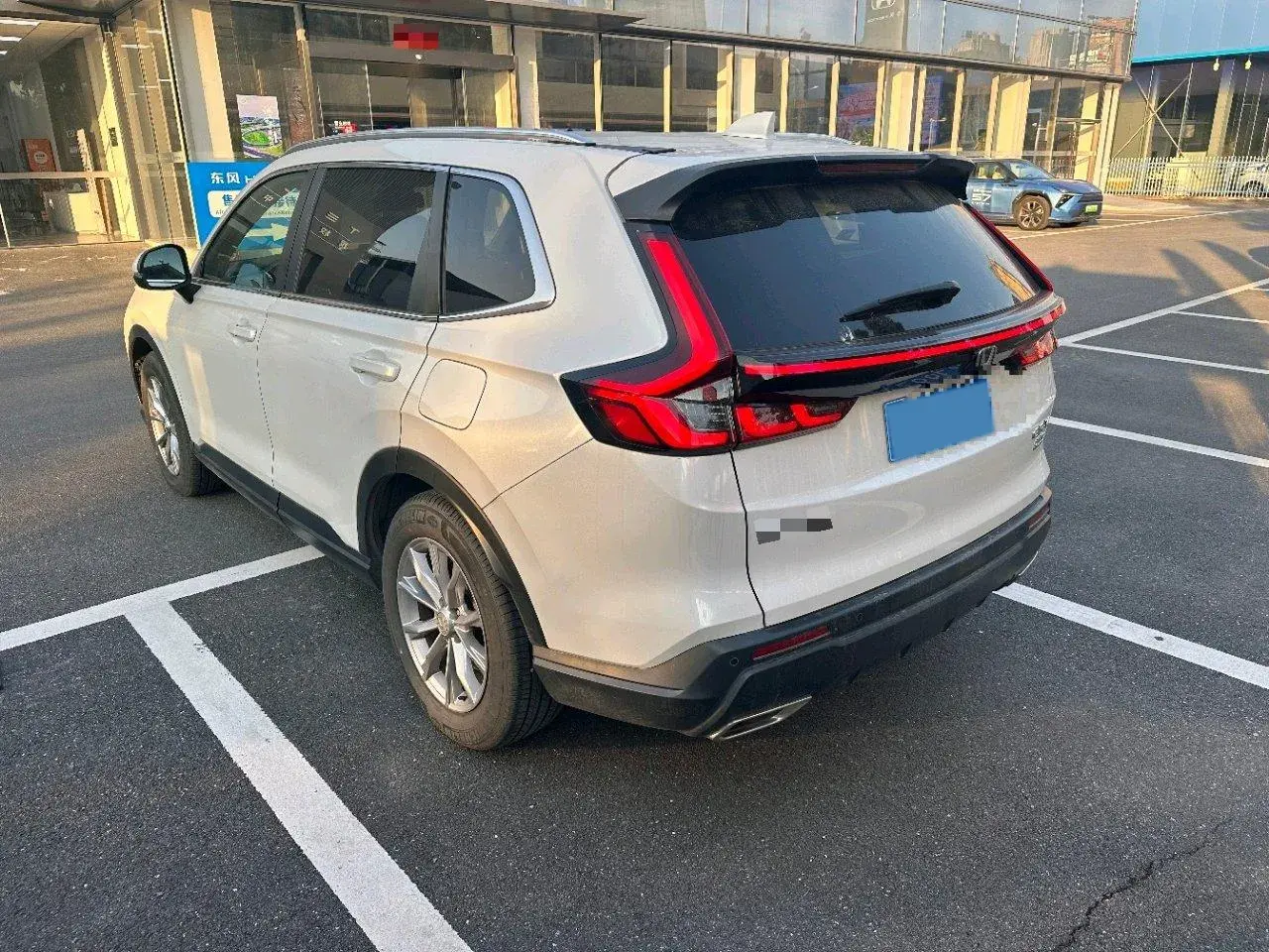 2023 HONDA CR-V thumbnail 4