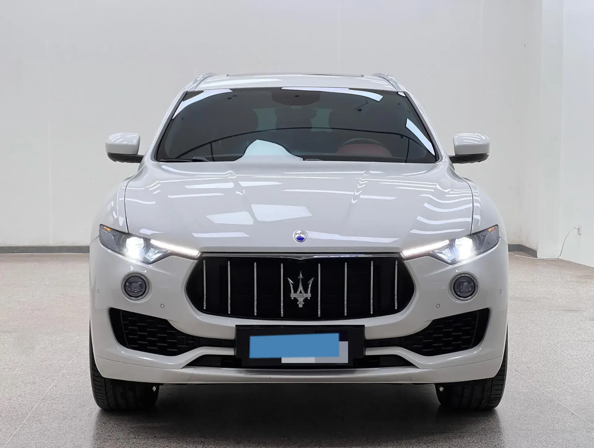 2016 MASERATI LEVANTE thumbnail 2