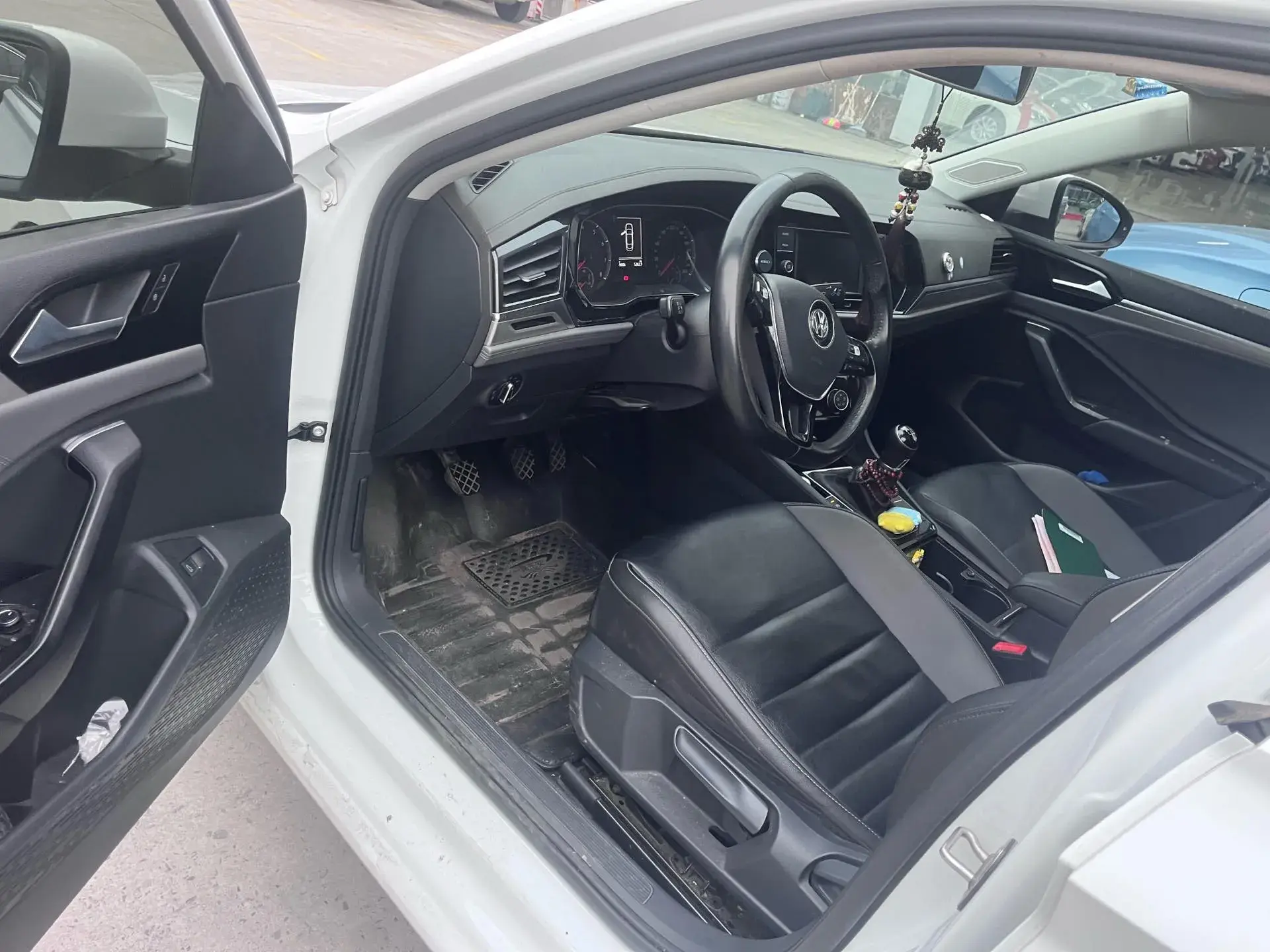 2020 VOLKSWAGEN SAGITAR thumbnail 4