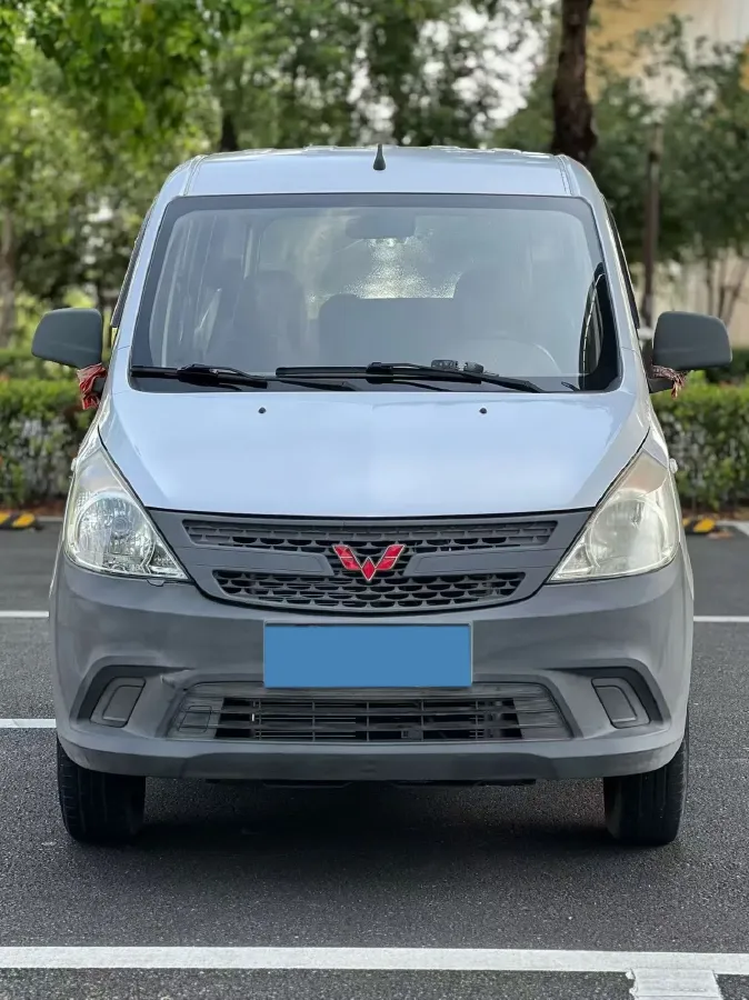 2017 WuLing ZhiGuang V 1.2L 82HP L4 5MT,autocango,china used car exporter,china ev exporter,chinese used car exporter,chinese used ev exporter