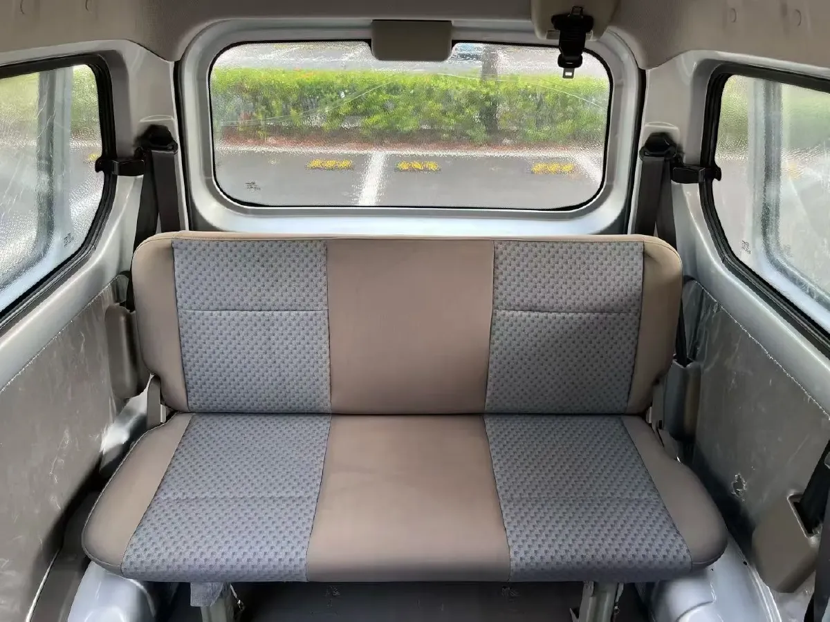 2017 WuLing ZhiGuang V 1.2L 82HP L4 5MT,autocango,china used car exporter,china ev exporter,chinese used car exporter,chinese used ev exporter