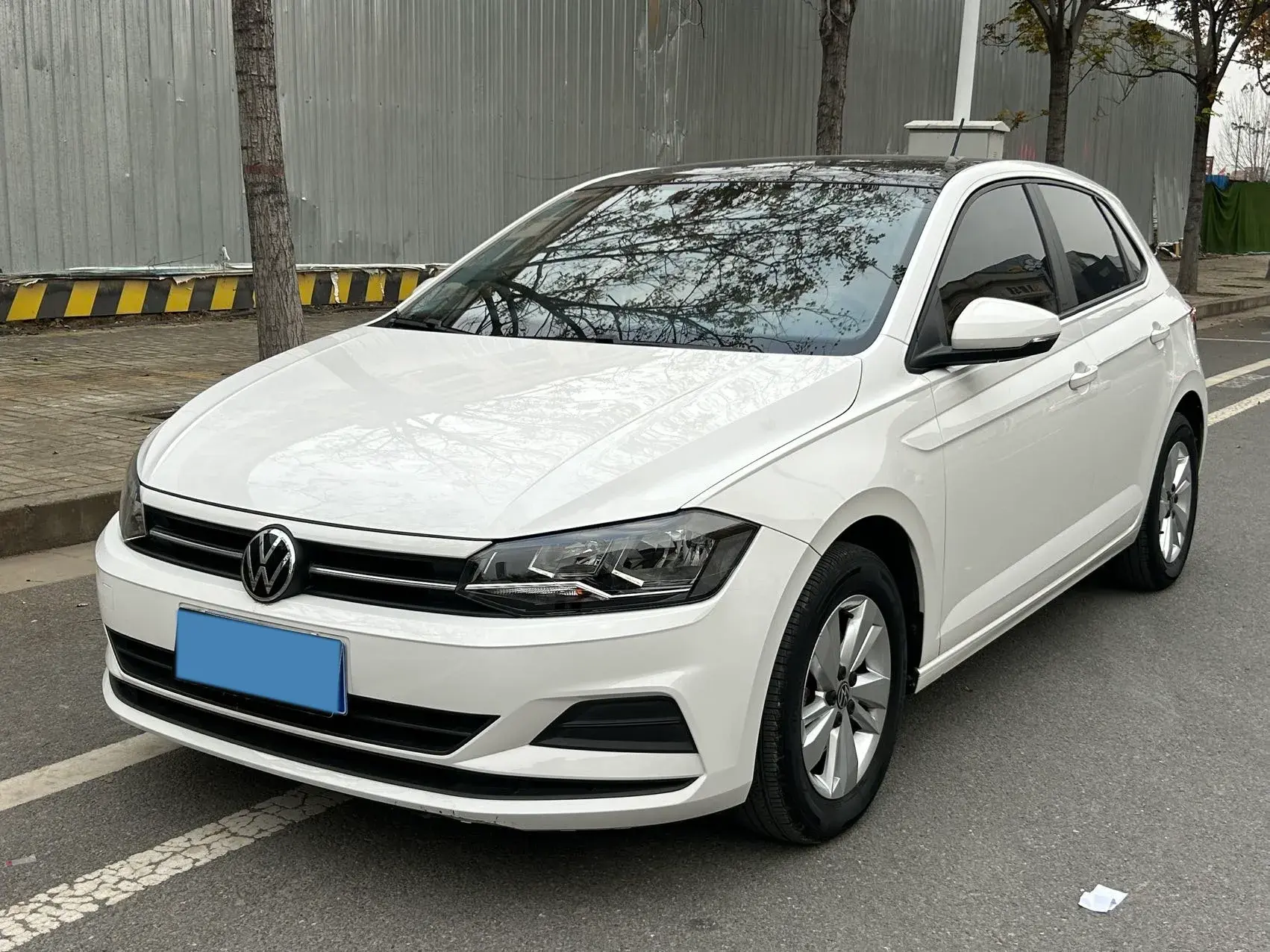 2023 VOLKSWAGEN POLO view 1