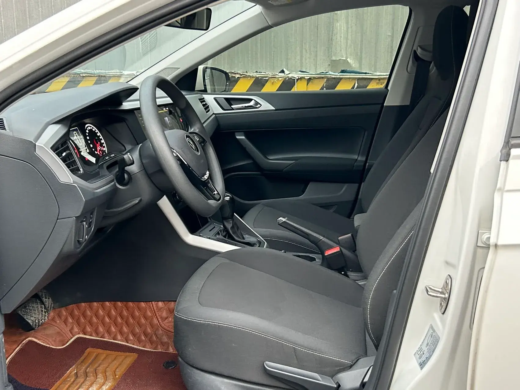 2023 VOLKSWAGEN POLO thumbnail 4