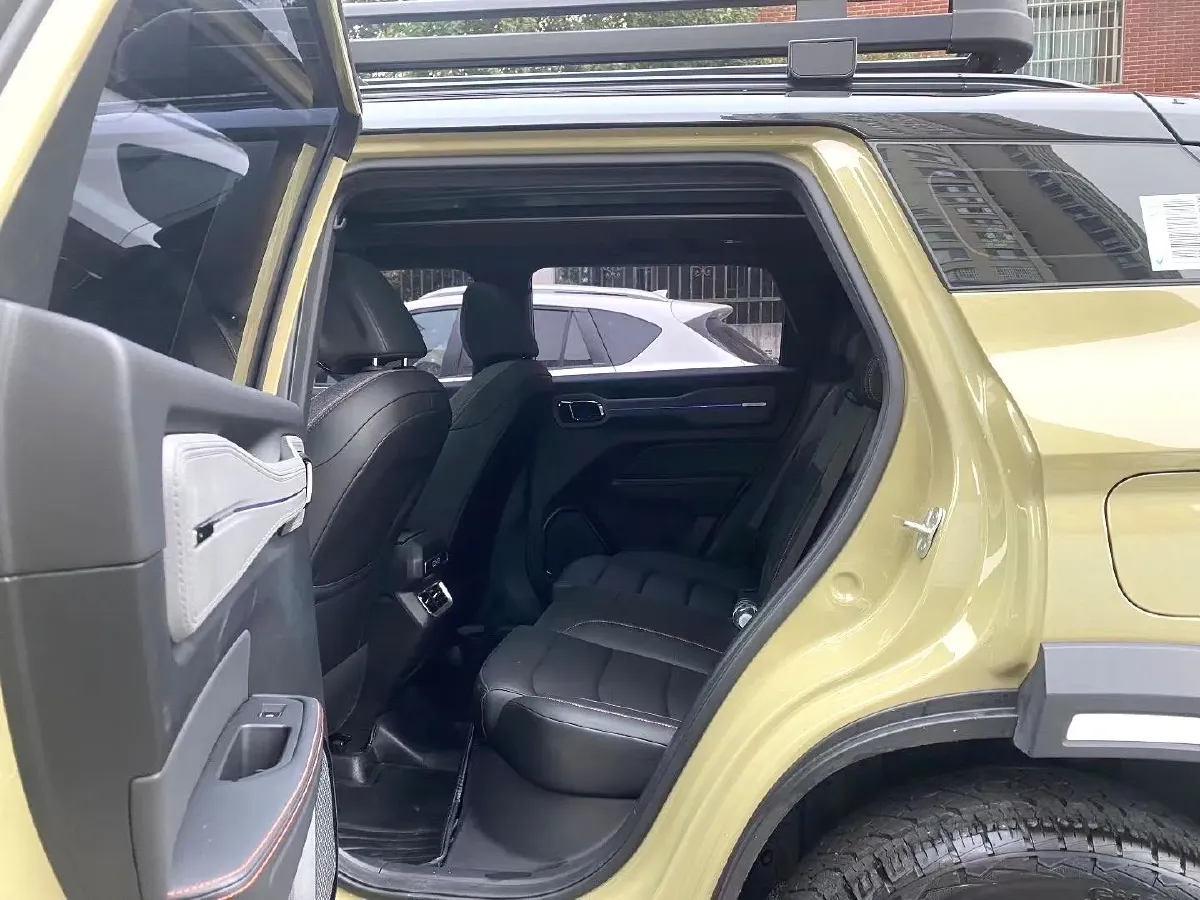 2025 Geely Cowboy 1.5T 181HP L4 7DCT,autocango,china used car exporter,china ev exporter,chinese used car exporter,chinese used ev exporter