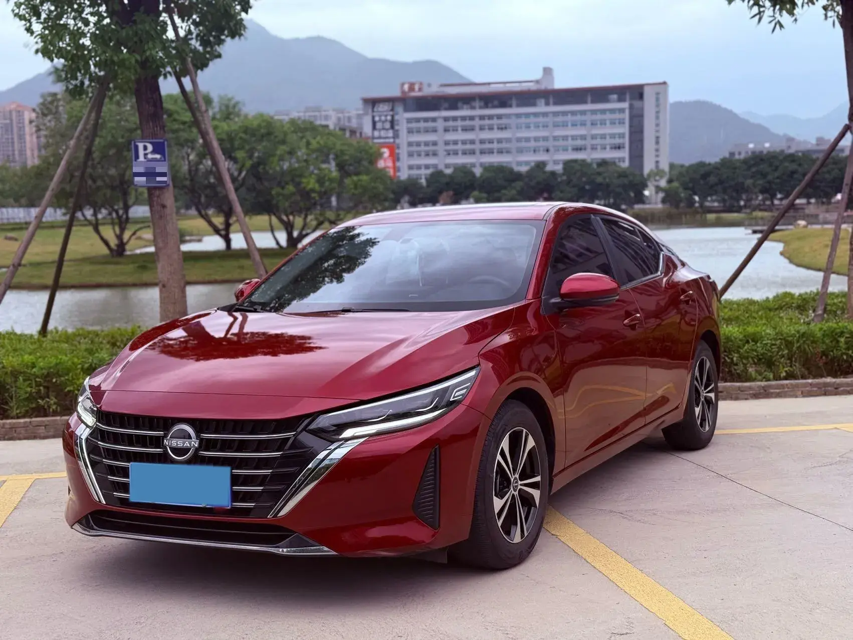 2023 NISSAN SYLPHY view 1