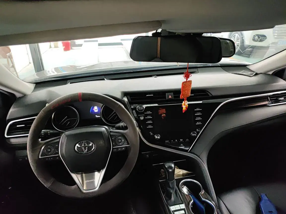 2018 TOYOTA CAMRY thumbnail 3