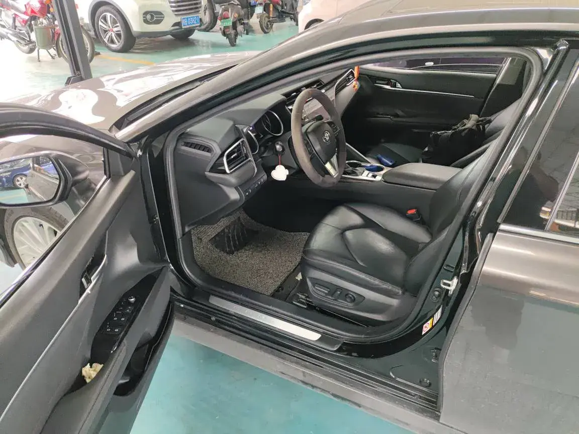 2018 TOYOTA CAMRY thumbnail 4