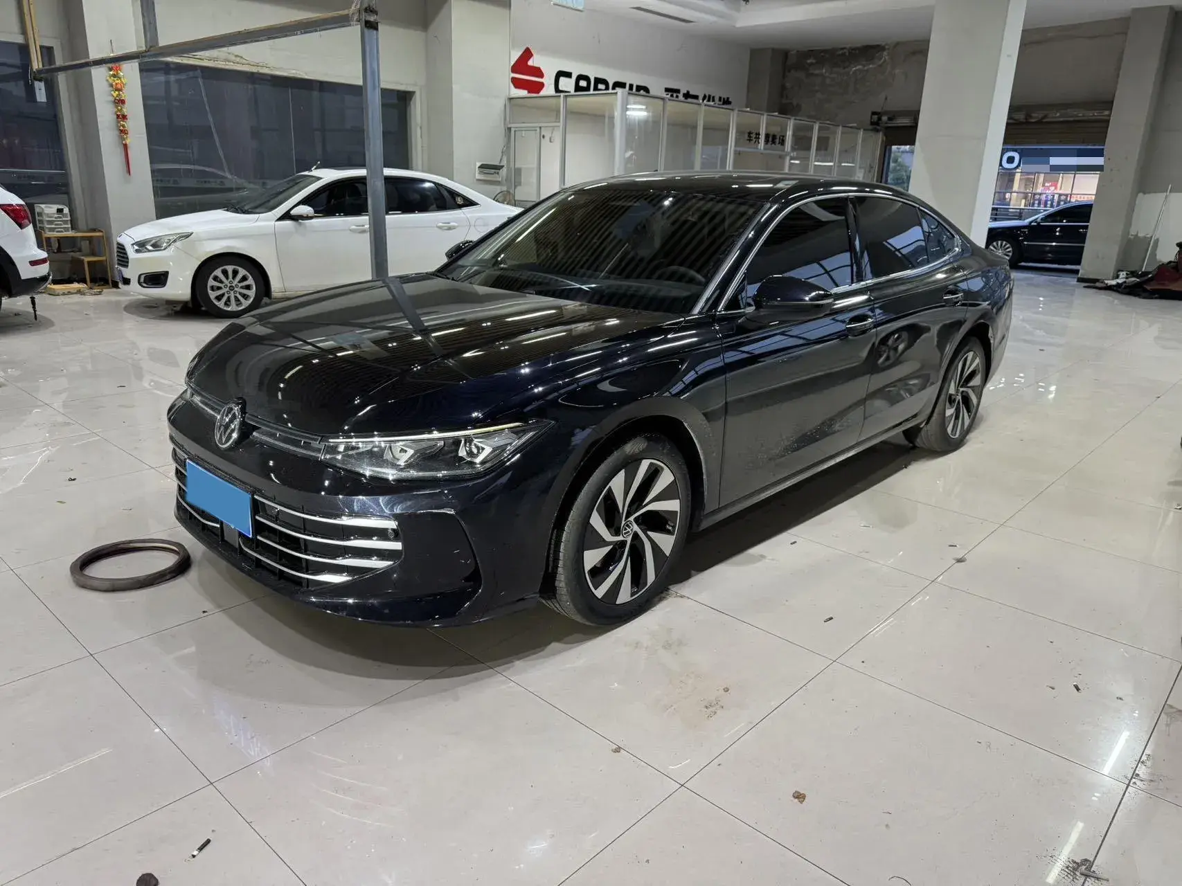 2025 VOLKSWAGEN PASSAT view 1