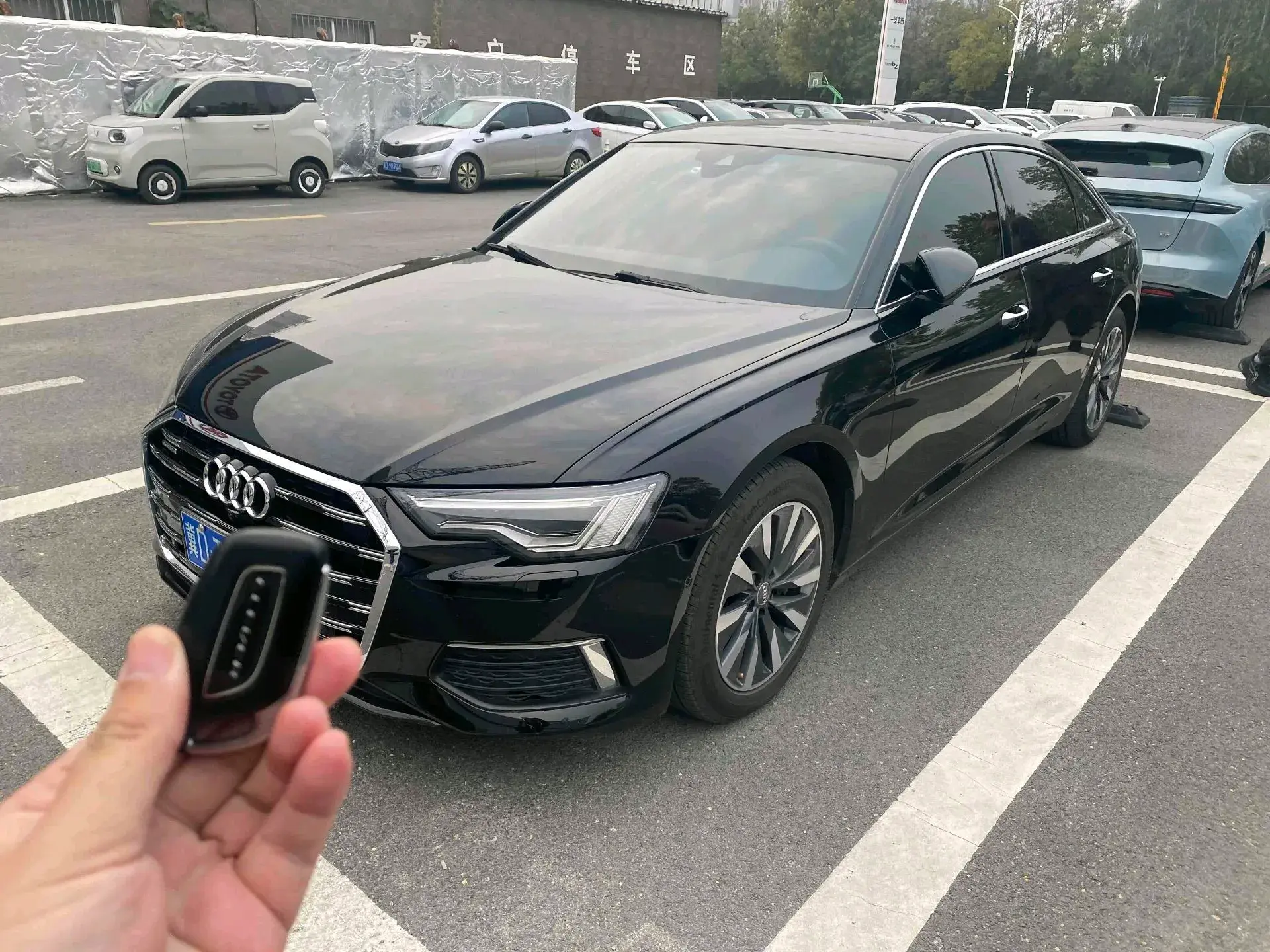 2021 AUDI A6L view 1