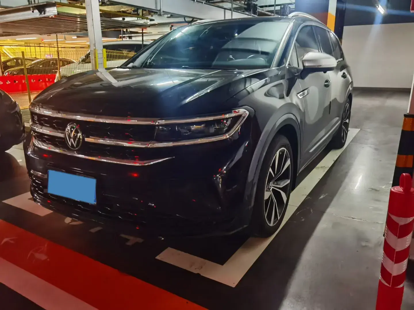 2021 VOLKSWAGEN TALAGON view 1