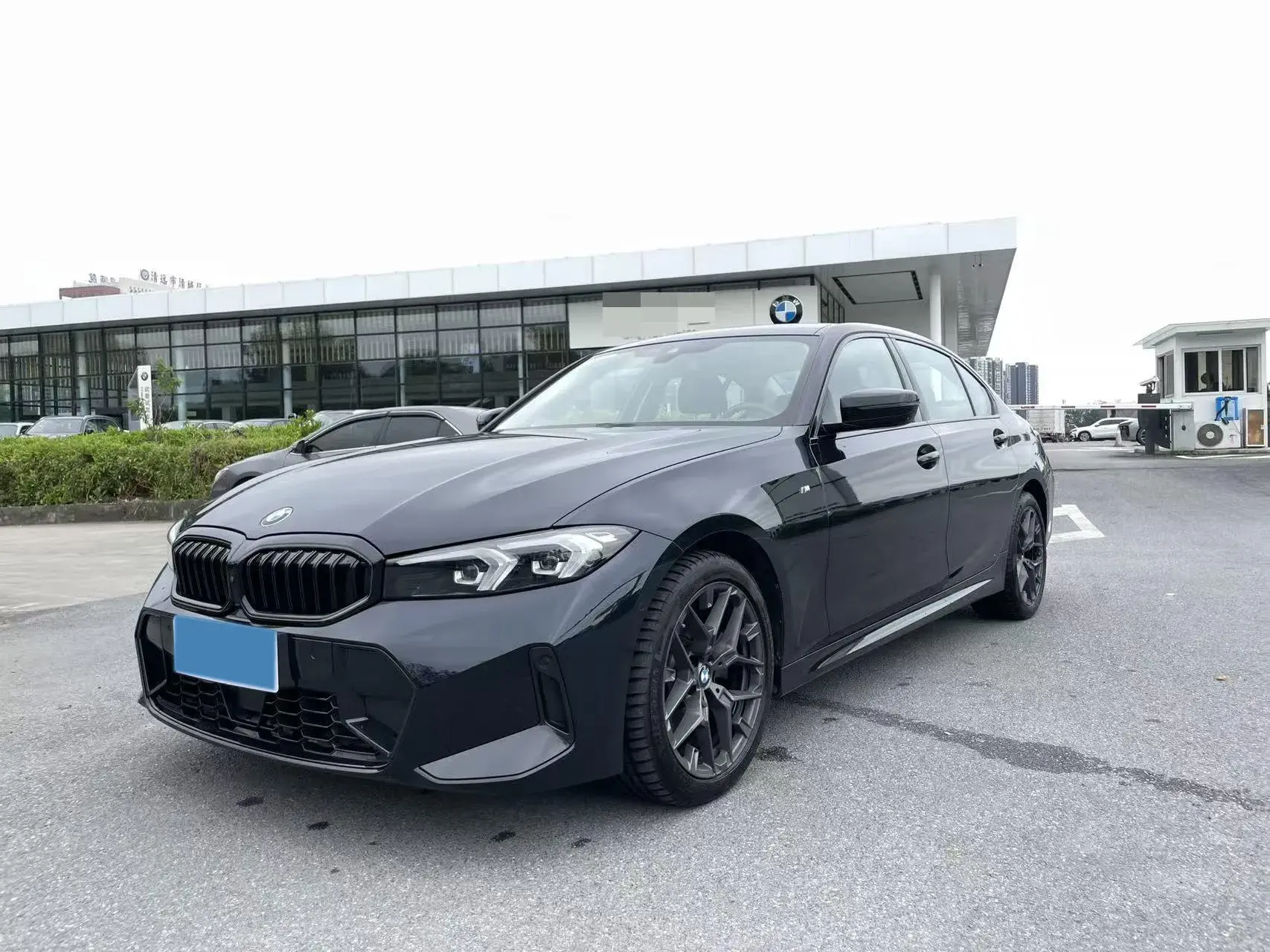 2025 BMW 3 view 1