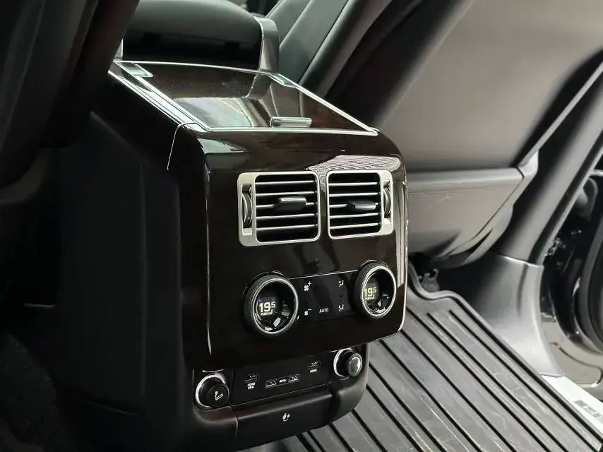 2020 LAND ROVER thumbnail 3