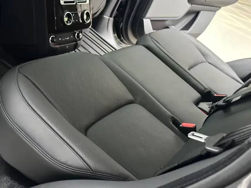 2020 LAND ROVER thumbnail 4