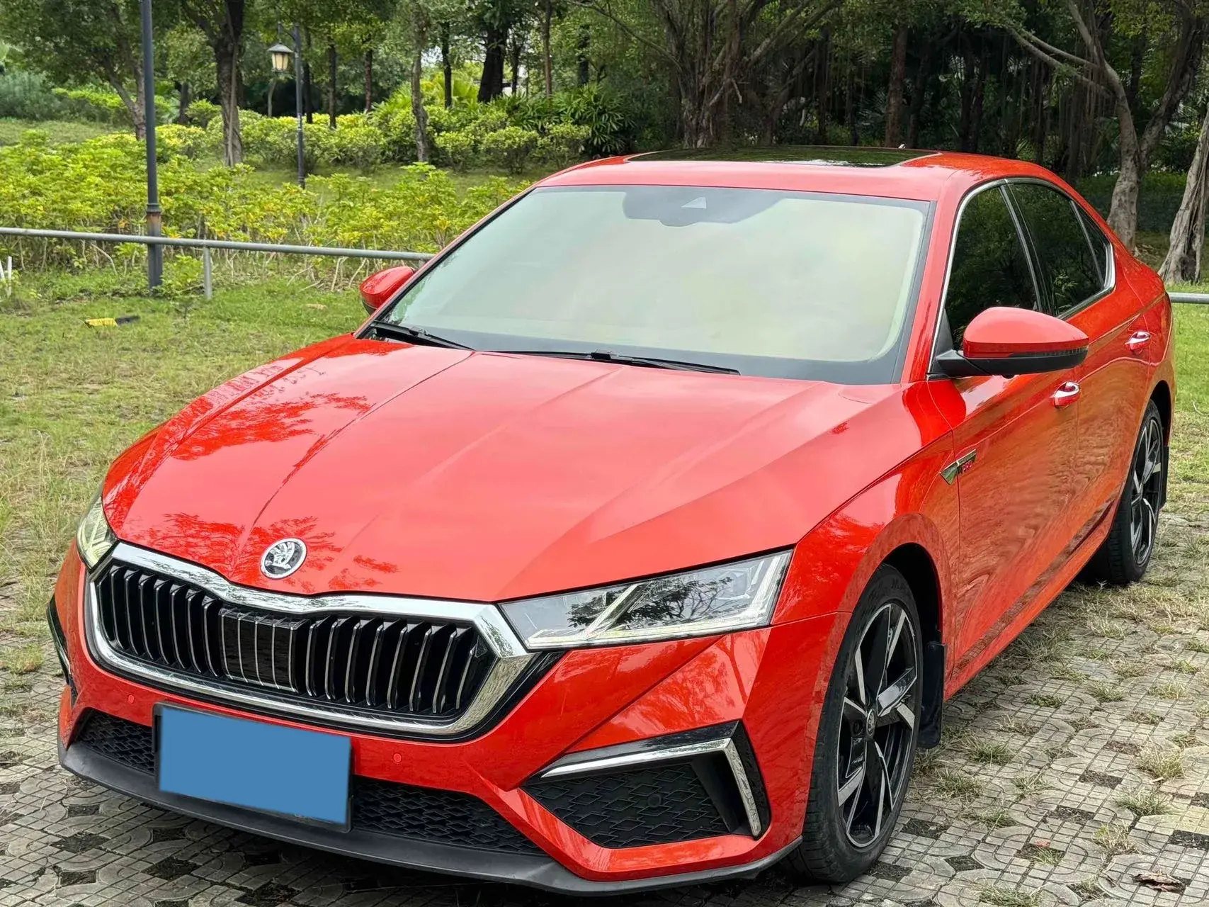 2021 SKODA OCTAVIA view 1