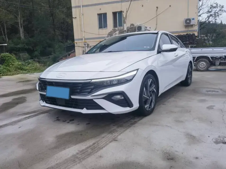 2023 Hyundai Elantra 1.5L 115HP L4 CVT