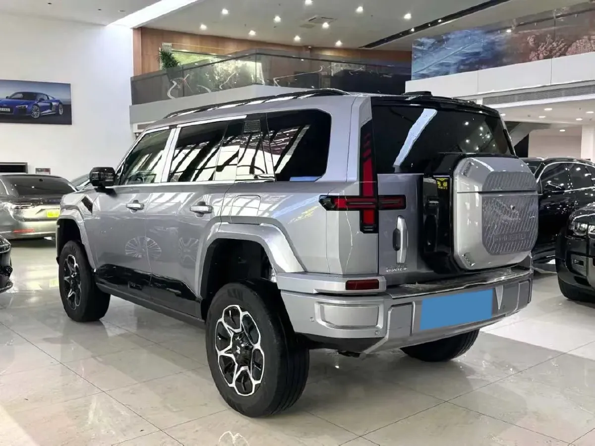 2025 M Hero WarriorM817 1.5T 197HP L4 2DHT PHEV,autocango,china used car exporter,china ev exporter,chinese used car exporter,chinese used ev exporter