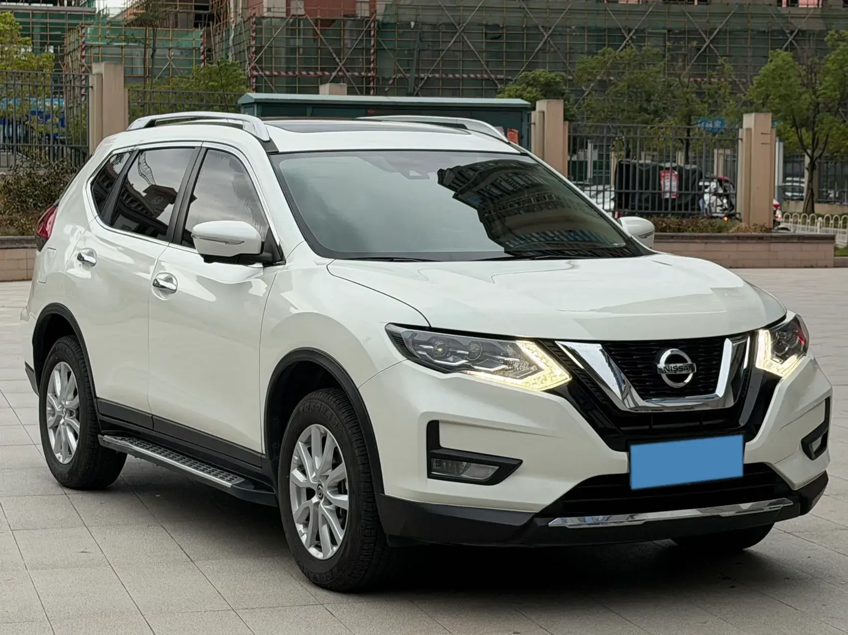 2023 NISSAN X-TRAIL thumbnail 2