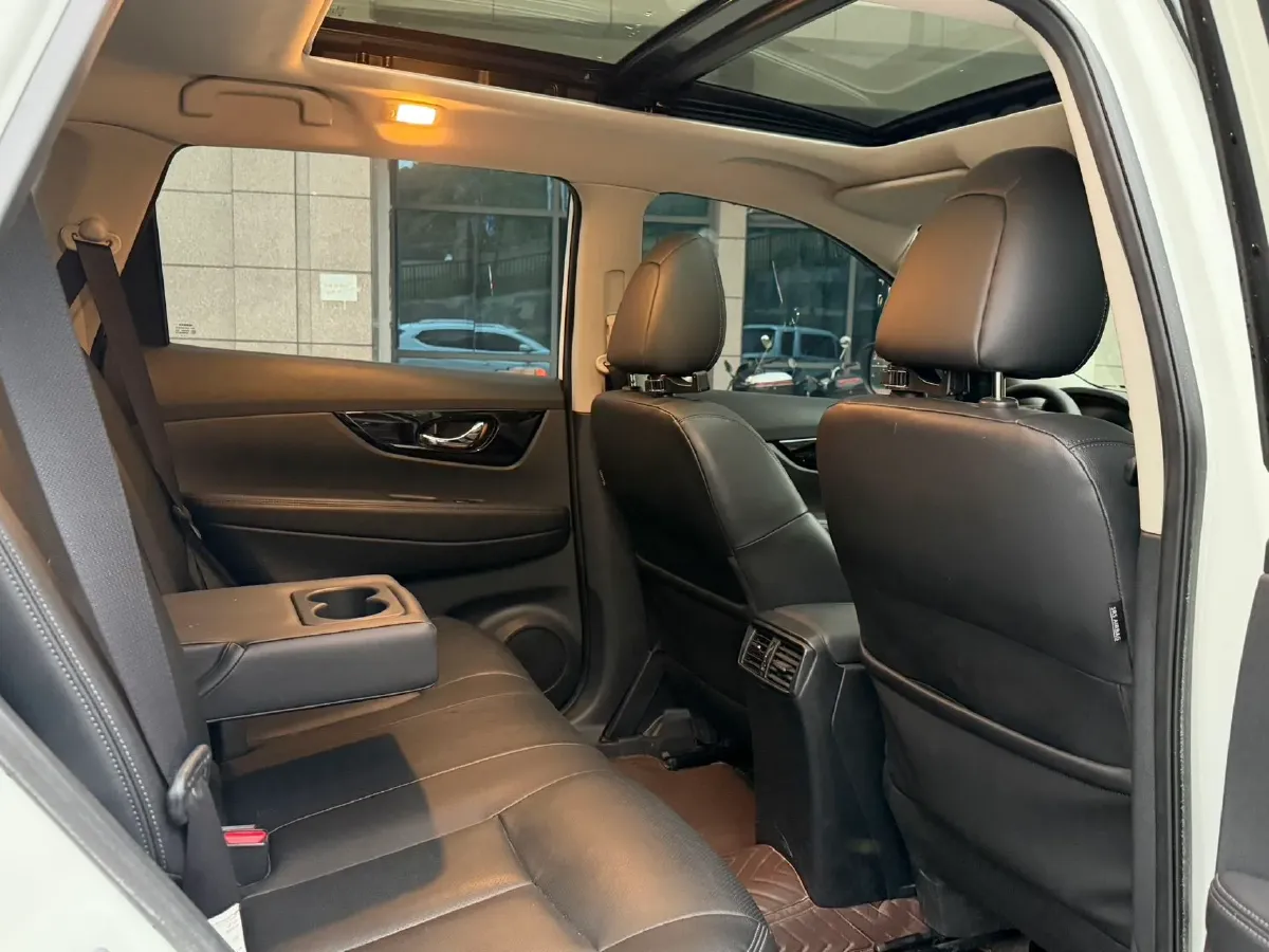 2023 Nissan X-Trail 2.0L 151HP L4 CVT,autocango,china used car exporter,china ev exporter,chinese used car exporter,chinese used ev exporter