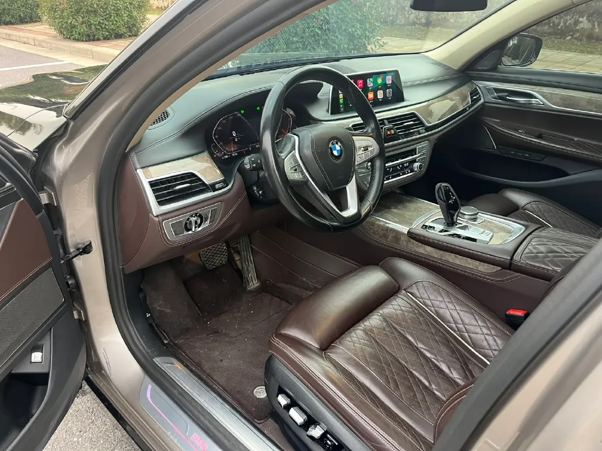 2021 BMW 7 Series 3.0T 340HP L6 8AT,autocango,china used car exporter,china ev exporter,chinese used car exporter,chinese used ev exporter