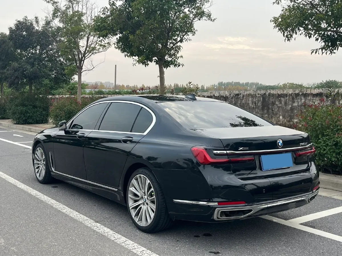 2021 BMW 7 Series 3.0T 340HP L6 8AT,autocango,china used car exporter,china ev exporter,chinese used car exporter,chinese used ev exporter