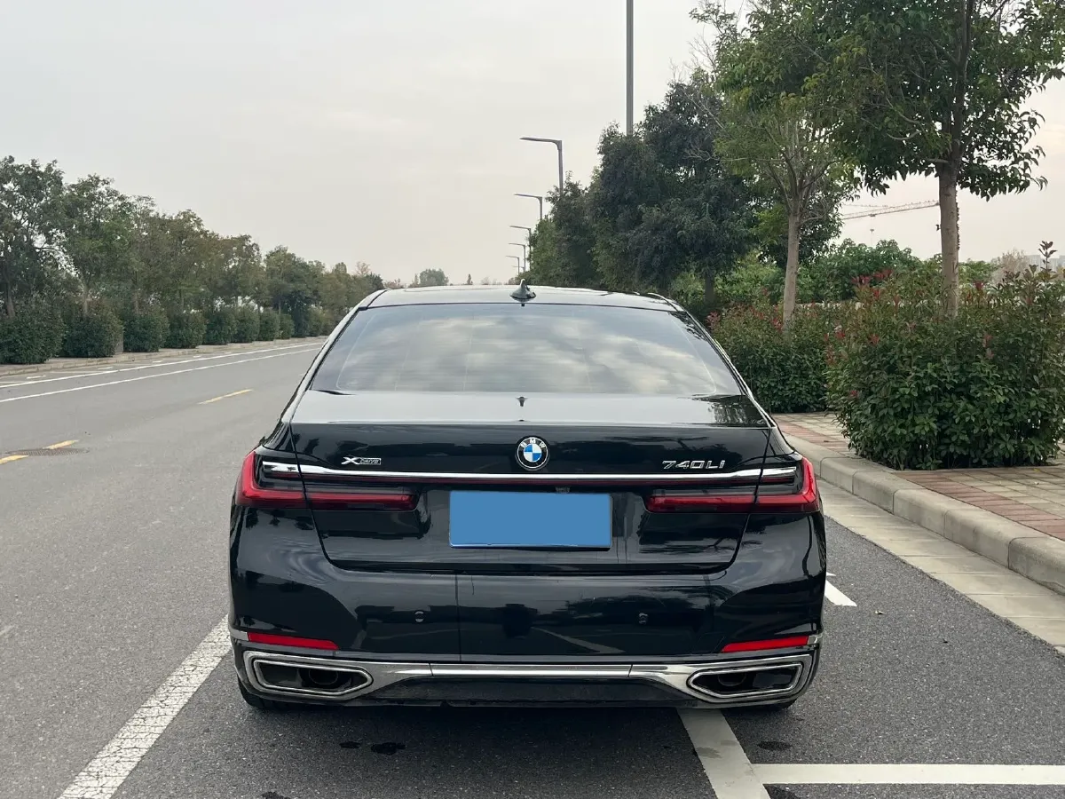 2021 BMW 7 Series 3.0T 340HP L6 8AT,autocango,china used car exporter,china ev exporter,chinese used car exporter,chinese used ev exporter