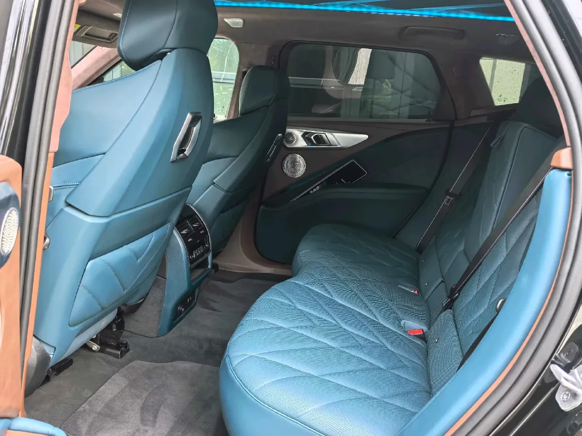 2023 BMW XM 4.4T 490HP V8 8AT PHEV 25.7KWH,autocango,china used car exporter,china ev exporter,chinese used car exporter,chinese used ev exporter