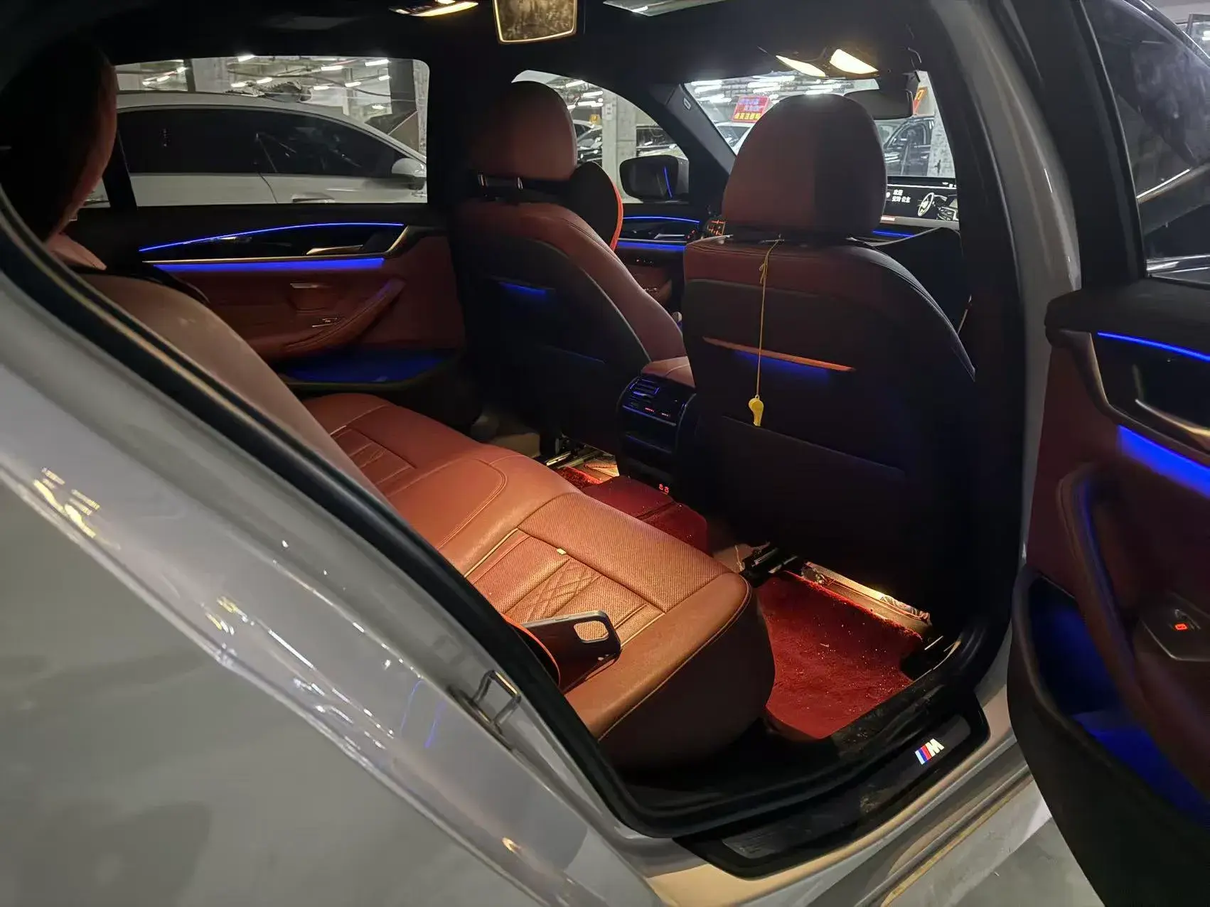 2022 BMW 5 thumbnail 4