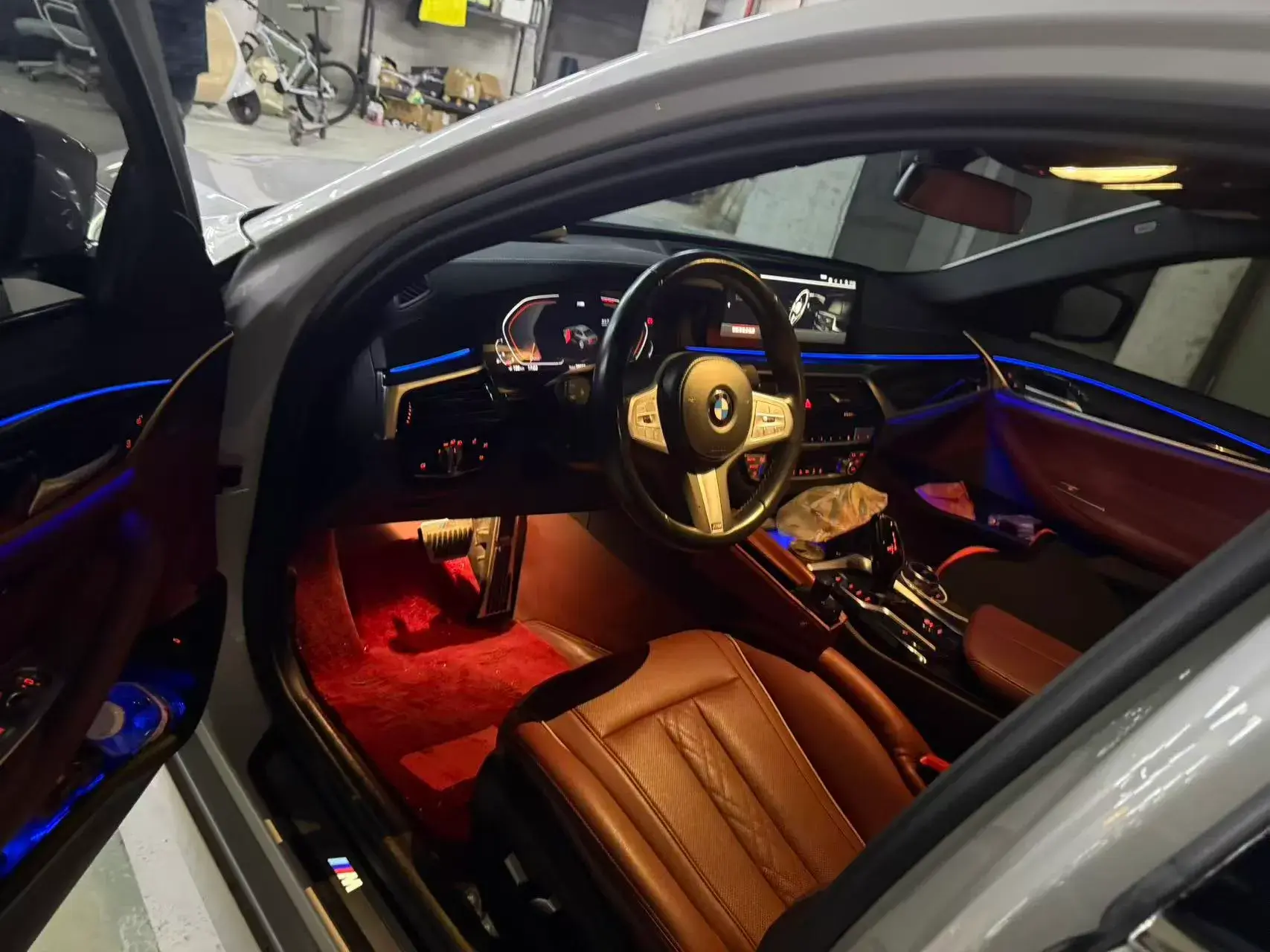 2022 BMW 5 thumbnail 2