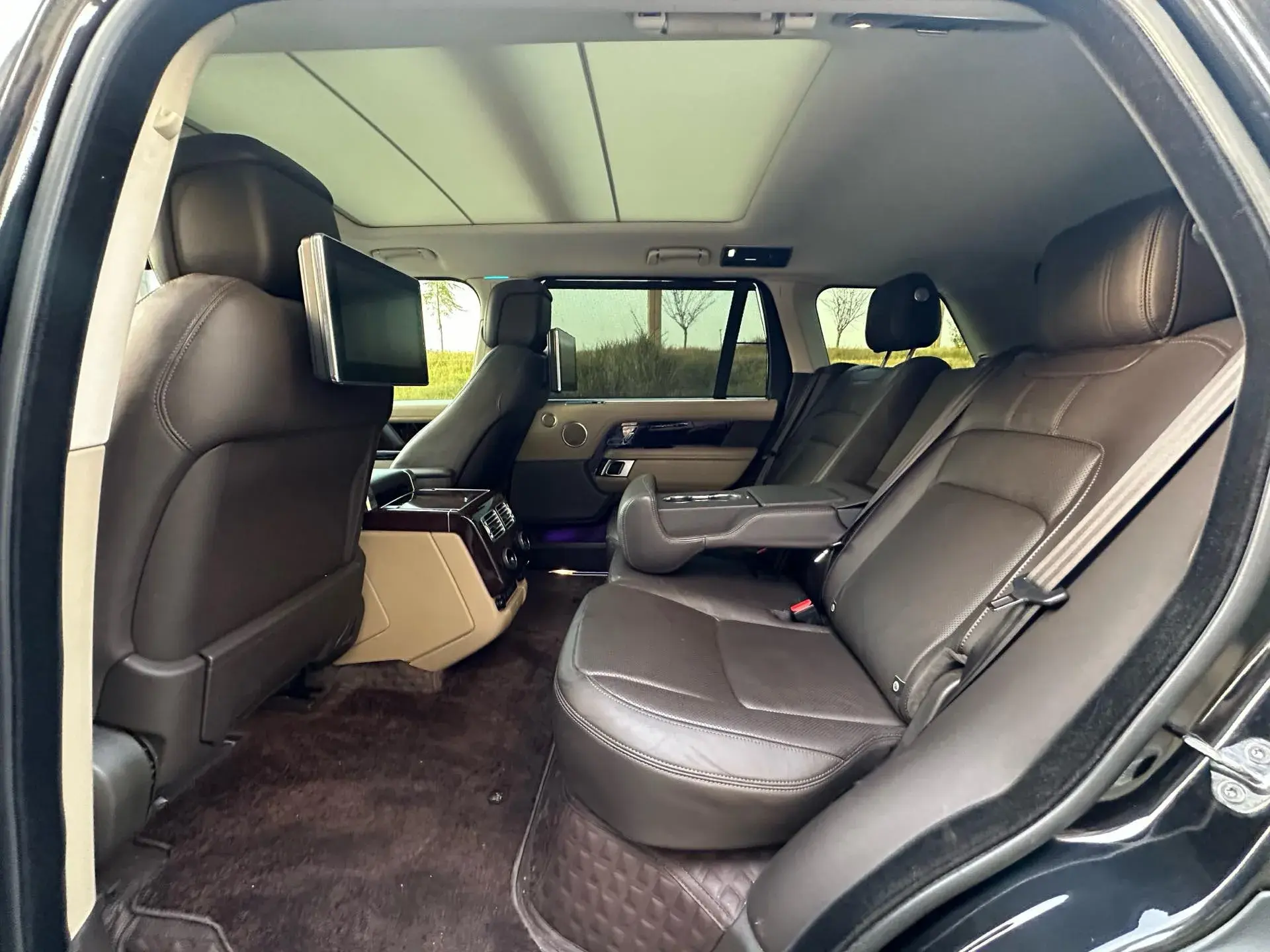 2021 LAND ROVER thumbnail 4